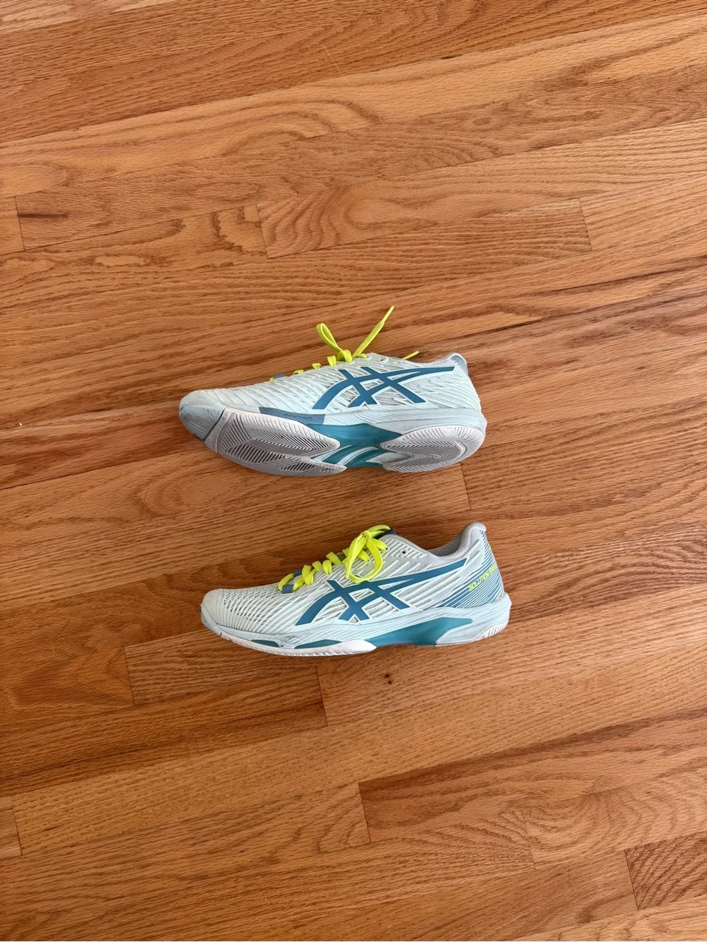 ASICS Solution Speed FF 2 tennis shoes